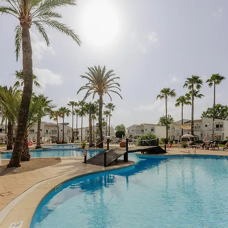 Garden Saladina - Adults Only カン・ピカフォルト