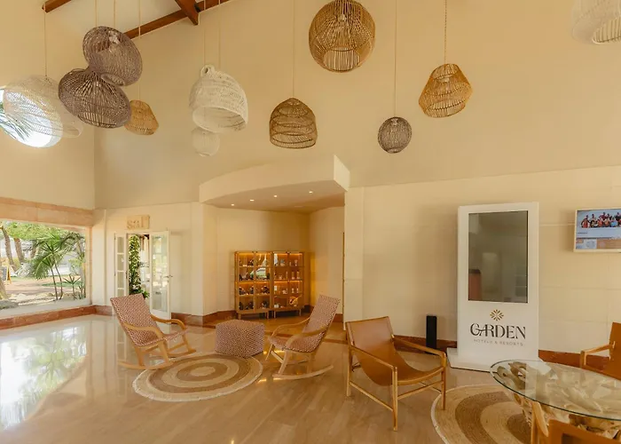 Garden Saladina - Adults Only